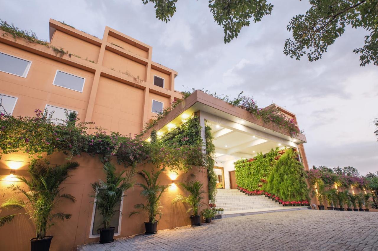 The Lalita Grand Mathura- Vrindavan Exterior photo