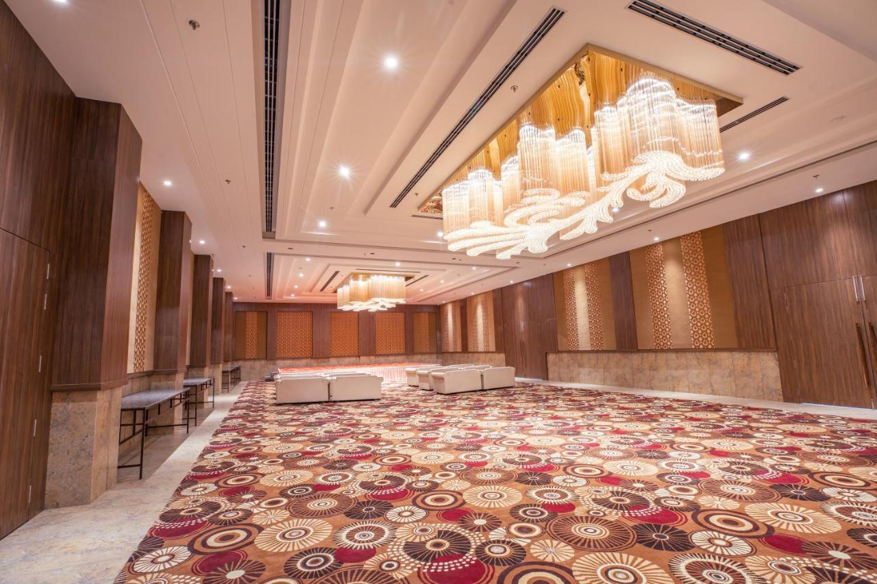 The Lalita Grand Mathura- Vrindavan Exterior photo