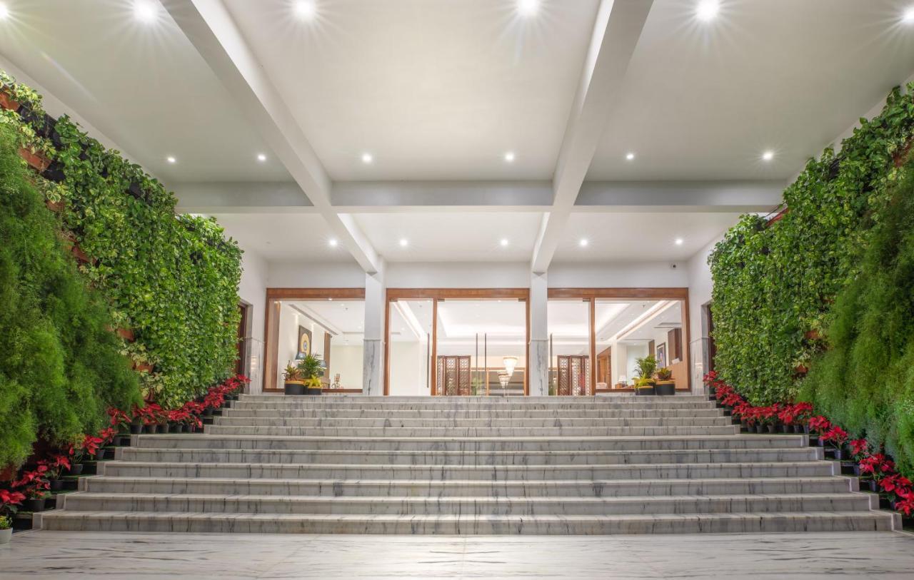 The Lalita Grand Mathura- Vrindavan Exterior photo