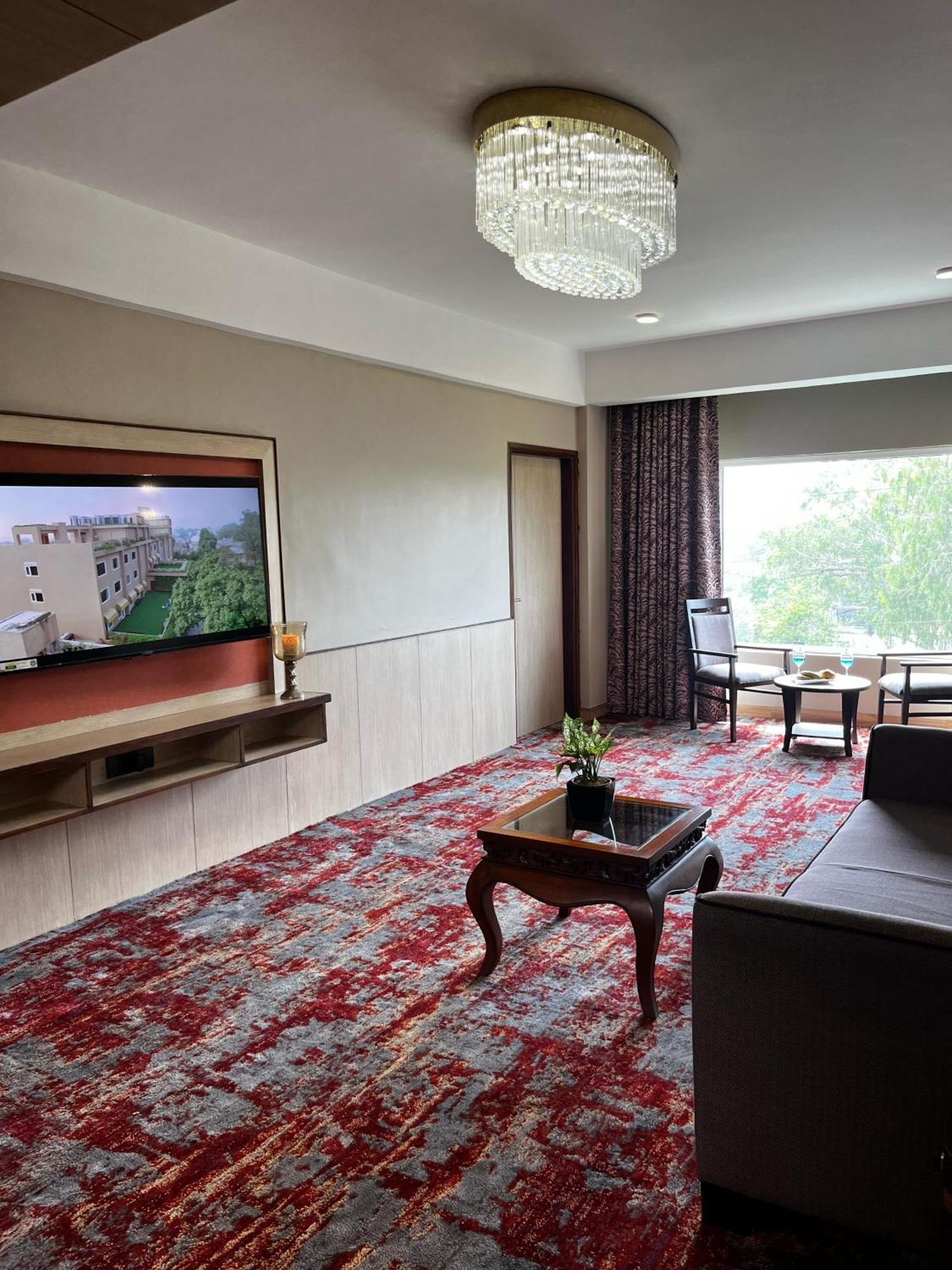 The Lalita Grand Mathura- Vrindavan Exterior photo